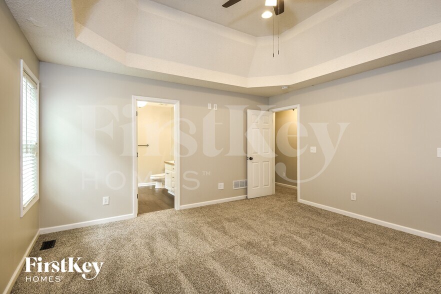 Building Photo - 1064 Whispering Woods Dr