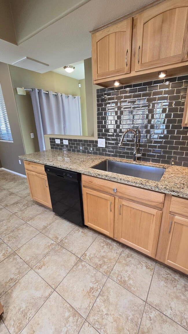 Building Photo - 16825 N 14th St