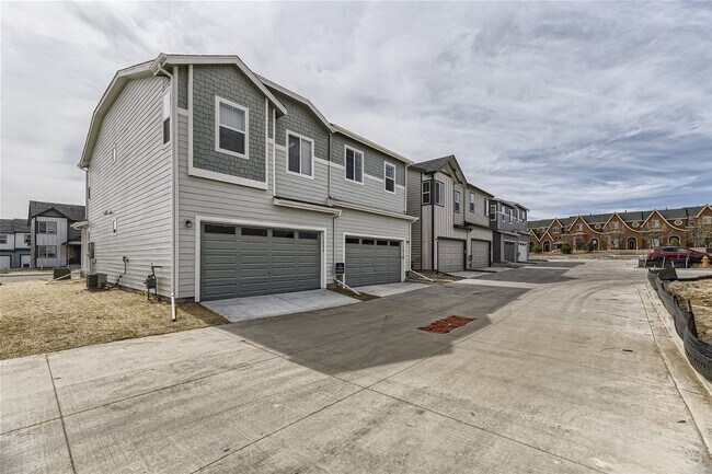 Building Photo - Single Family 3 Bed, 3 Bath Paired-Home in...