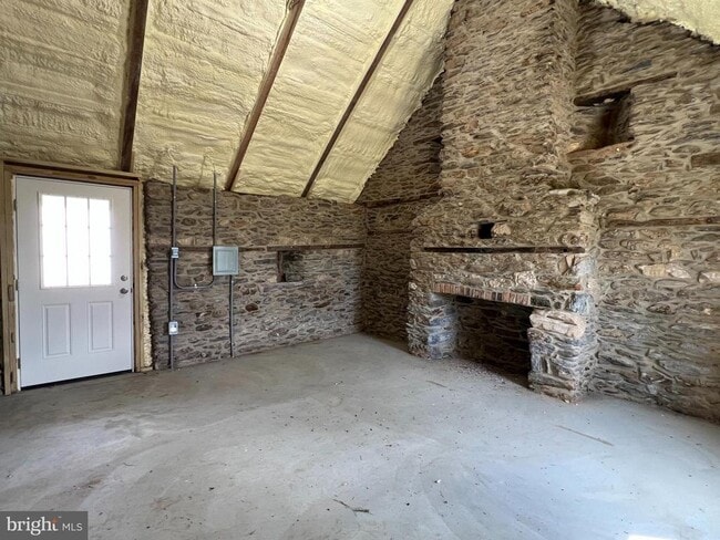 Building Photo - 8358 Woodville Rd