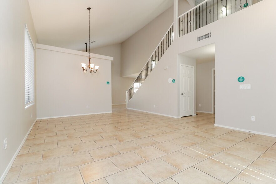 Building Photo - 8216 W Globe Ave