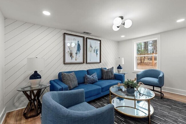 Building Photo - 1552 N Ellington St SE