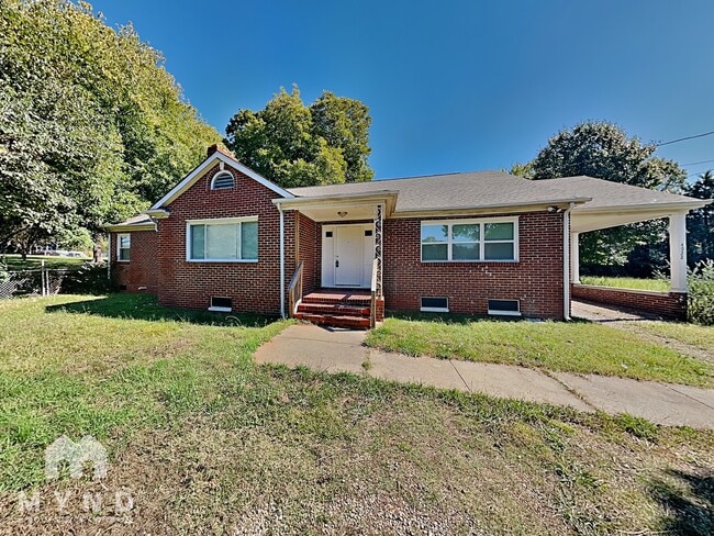 Primary Photo - 4922 Statesville Rd