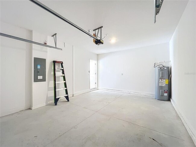 Building Photo - 3886 ACADEMIA Ave