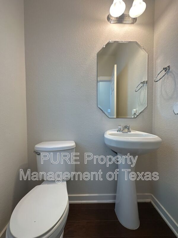 Building Photo - 2101 Rivers Edge Way