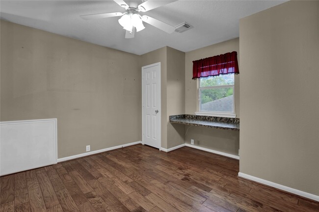 Building Photo - 2706 Woodspring Forest Dr