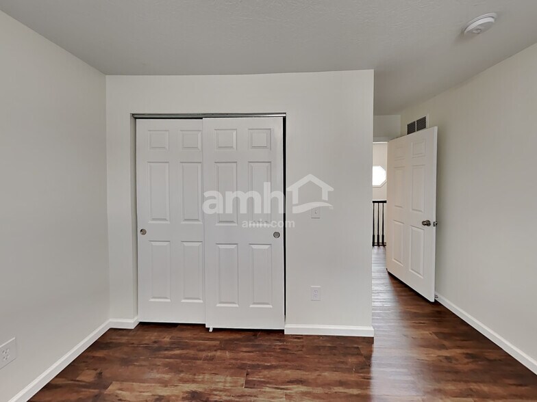 Building Photo - 388 Shamrock Ln