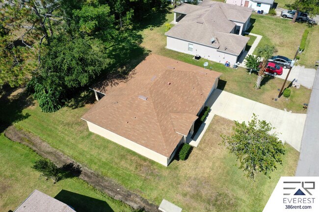 Building Photo - 15 Firtree Ln