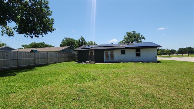 Building Photo - 3927 Emerald Dr