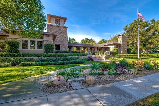 Building Photo - 2812 W Canyon Ave.