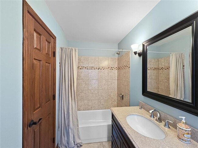 Building Photo - 4407 Curve Ave