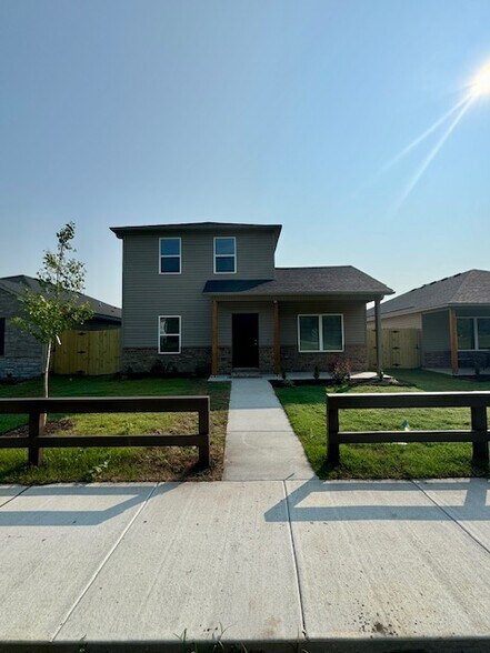 Primary Photo - 3079 E Saline Aly