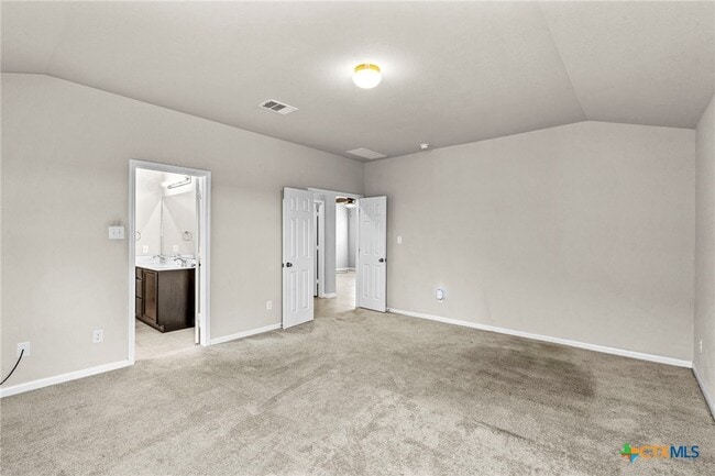 Building Photo - 213 Hoya Ln