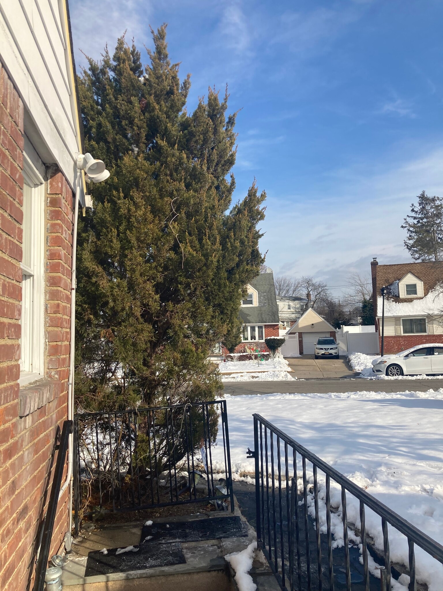 Street parking - 764 Lenore Ln