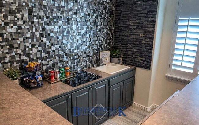 Building Photo - Modern Living Meets Mountain Lifestyle in Sandy