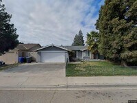 Building Photo - Spacious 4 Bedroom Home Within Walking Distance of the University!