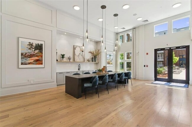 Building Photo - 550 Webb Gin House Rd