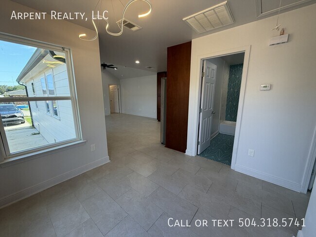 Building Photo - 416 E Liberaux St