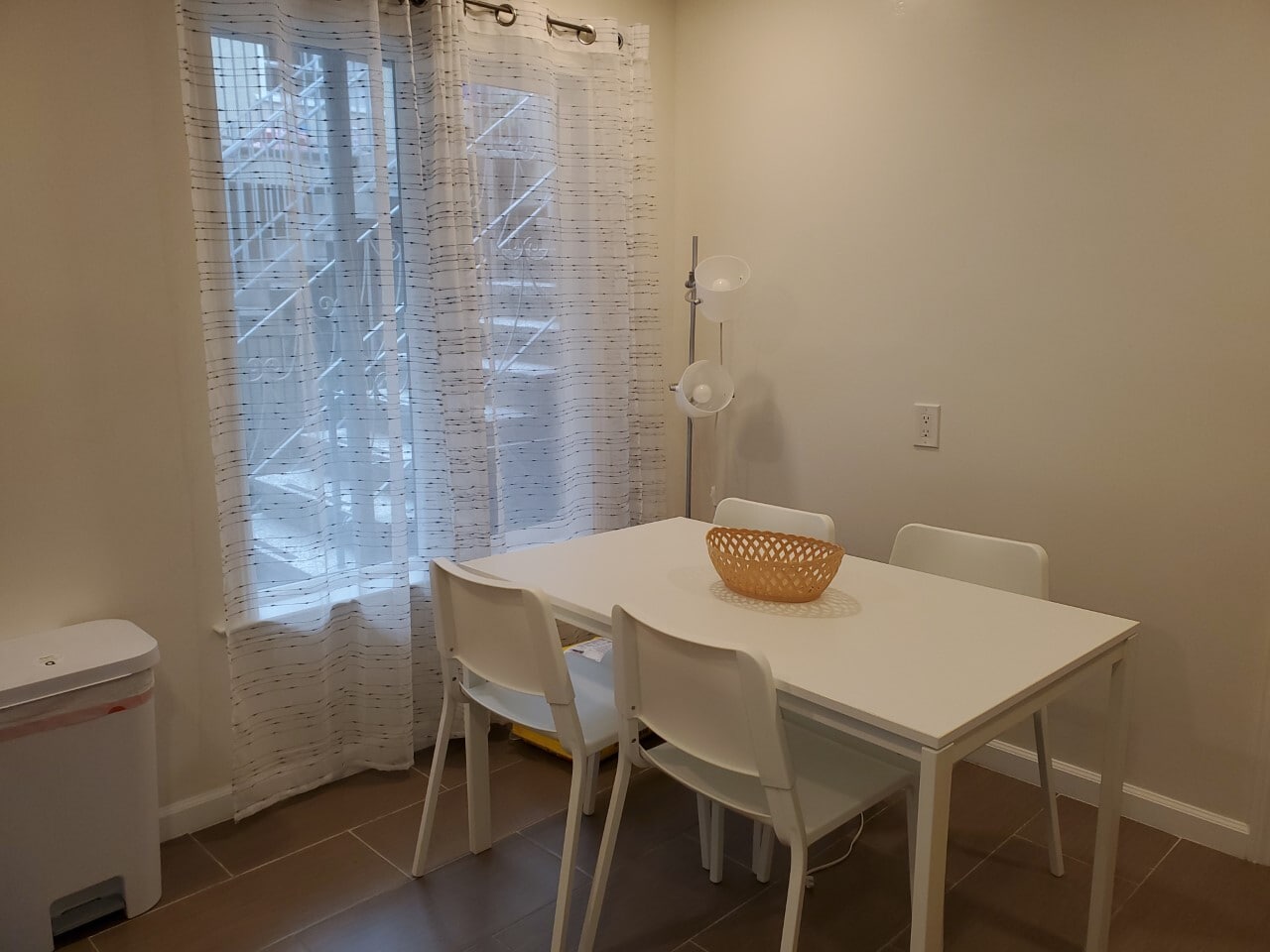 Building Photo - 254 Abbot Ave