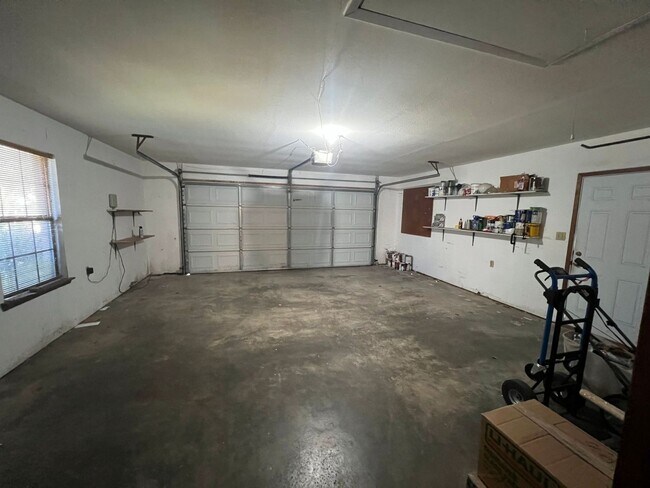 Building Photo - Pensacola - Windermere - 3 Bedroom, 2 Bath...