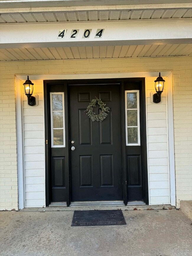 Building Photo - 4204 Tremont St