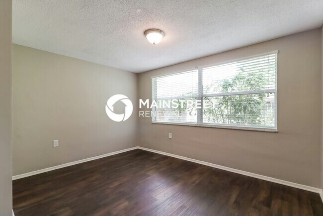 Building Photo - 3 Bedroom Pet-Friendly Home in Port Richey...