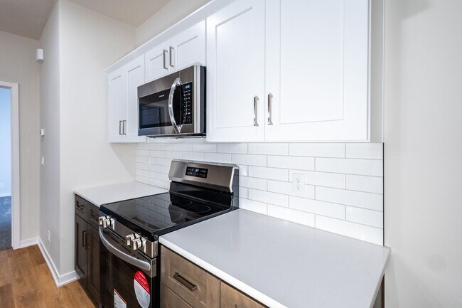 Building Photo - Top Of The Line Newly Built Duplex!