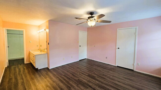 Building Photo - 3334 Birch Creek Dr
