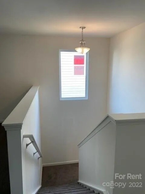 Building Photo - A charming house with 4 beds and 3 bath in...