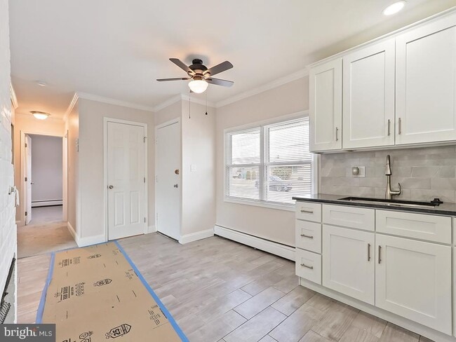 Building Photo - 10 Blue Ridge Dr
