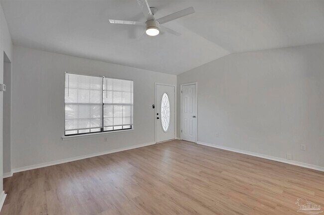 Building Photo - 10601 Silver Creek Dr