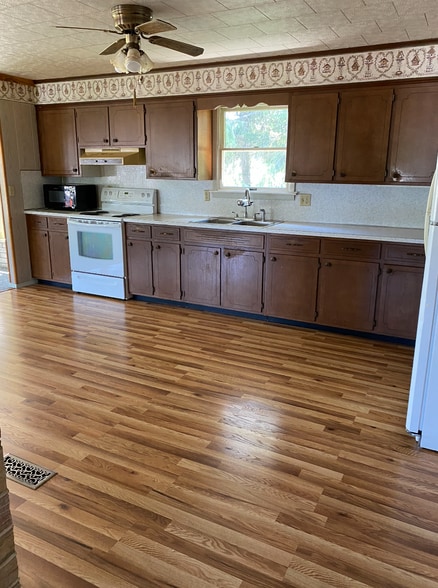 Building Photo - 2683 Apple Way