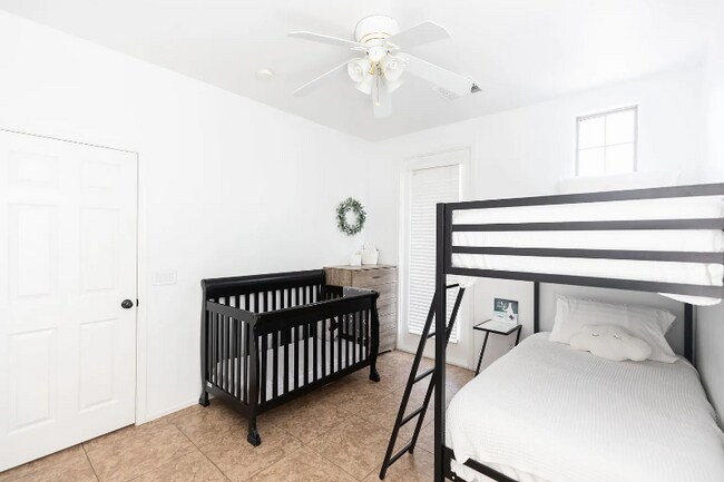 Building Photo - 3179 S Southwind Dr