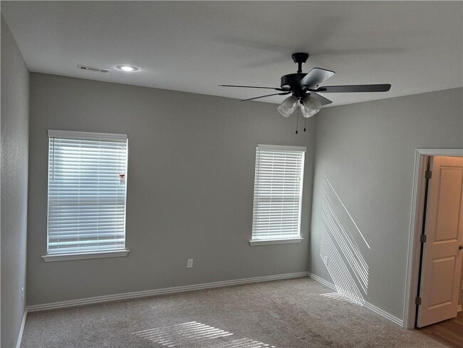 Building Photo - 19 Boreland Ln