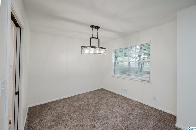 Building Photo - 1440 Hickory Ln