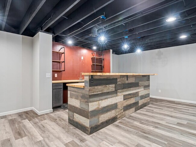 Building Photo - 3334 Simeon Bunker St