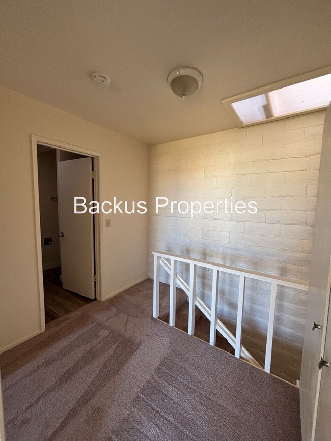 Building Photo - Two bedroom condo in private area in Monterey