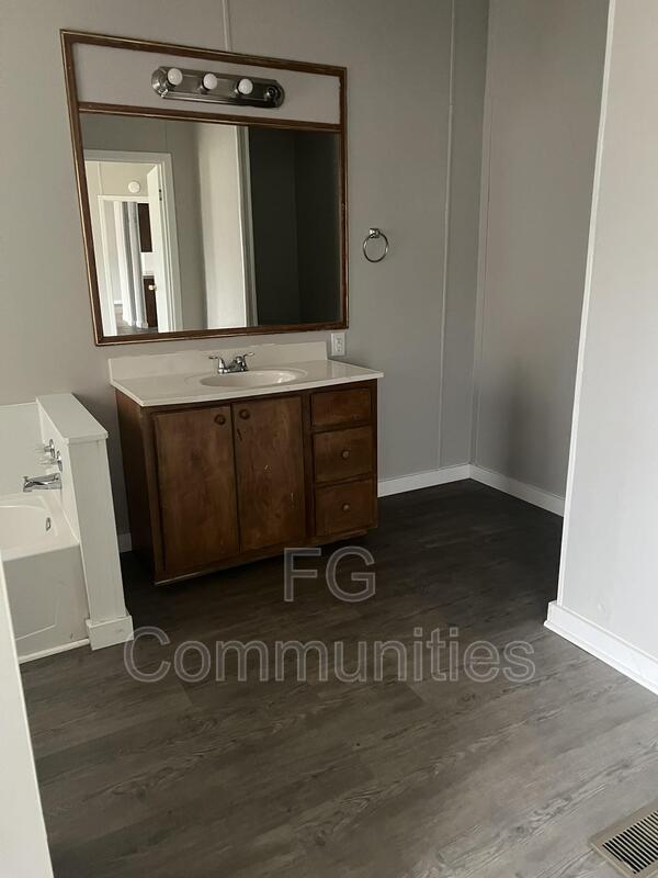 Building Photo - 1547 Race Path Church Rd