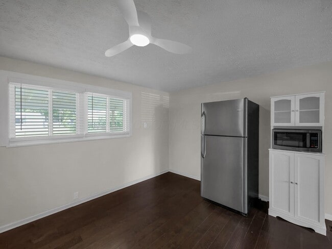 Building Photo - 375 Canfield Dr