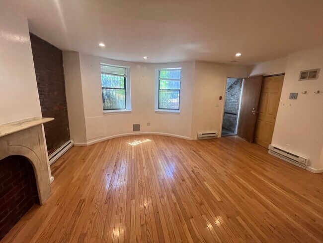 Building Photo - 88 E Brookline St