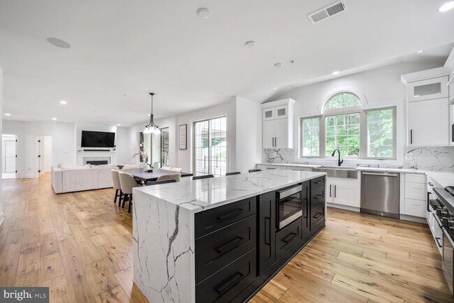 Building Photo - 4804 Bridle Ridge Rd