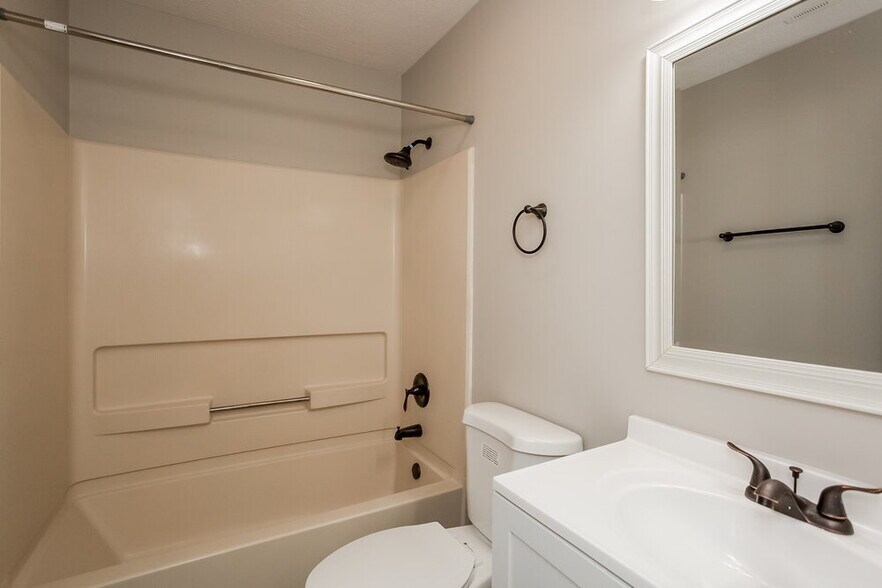 Building Photo - 6682 Dunsany Ct