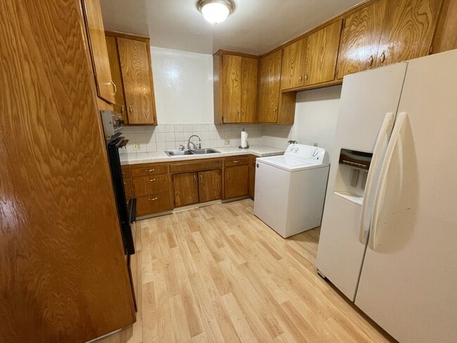 Building Photo - 2207 Carnegie Ln