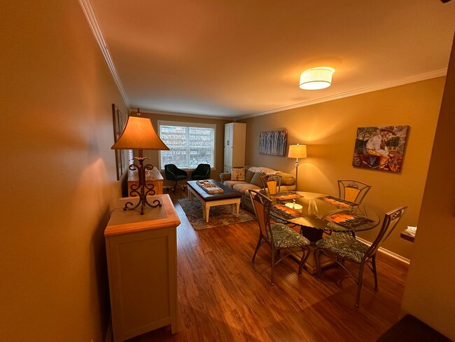 Building Photo - Beautiful Furnished Condo In Portland!!