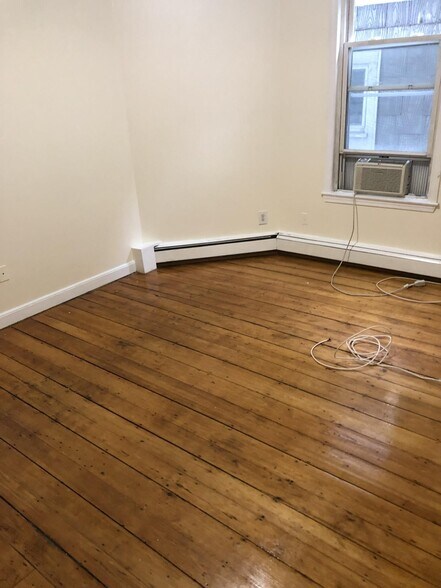 Building Photo - 109 Hampshire St