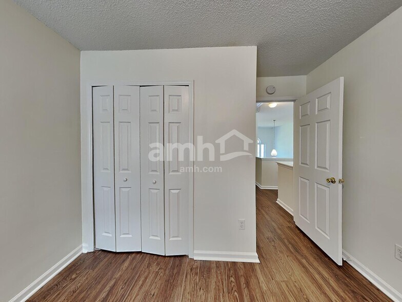 Building Photo - 125 Fairford Dr