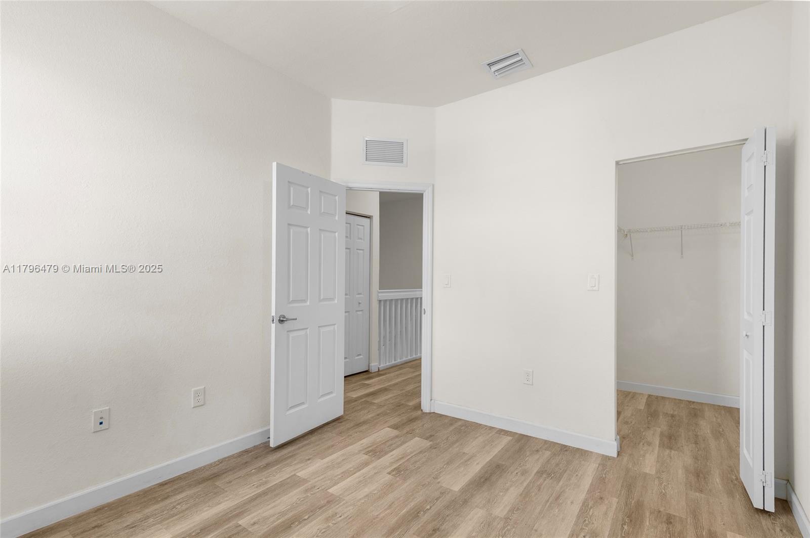 Building Photo - 9314 W 33rd Ln