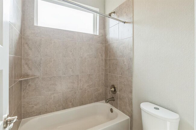 Building Photo - 3202 Cache Crossing Dr
