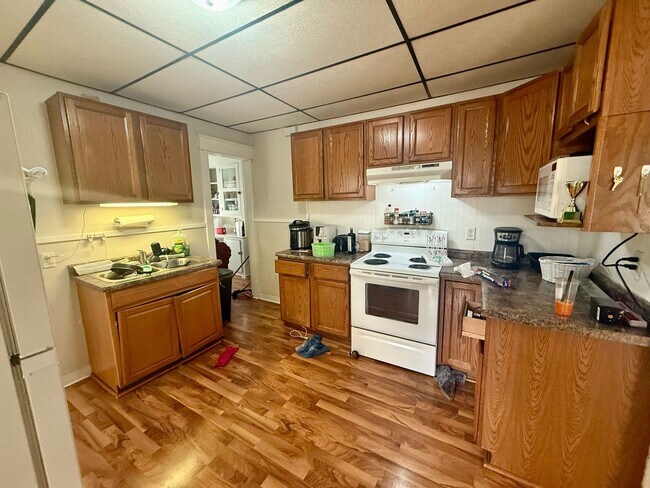 Building Photo - 1222 Prospect Ave