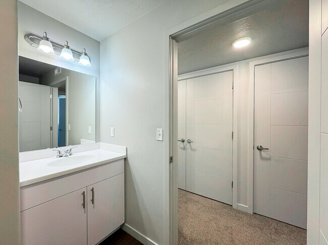 Building Photo - 64 W 600 S